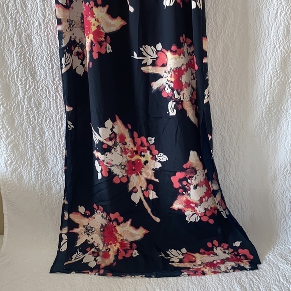 Ann Taylor Split-Neck Floral Sleeveless Maxi Dress - Picture 3 of 12